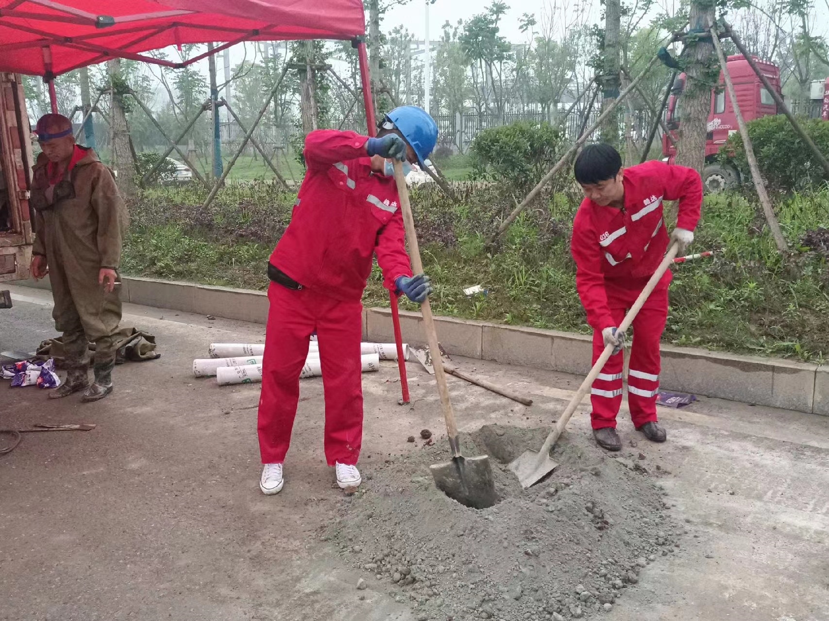高安管道疏通哪家好】及时进行市政管道清淤